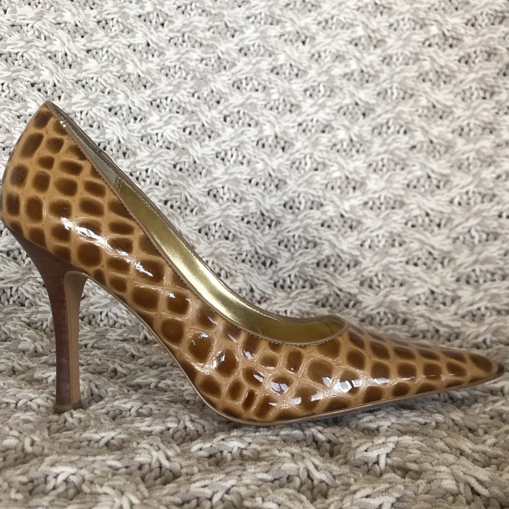 Charles Croc Print Pumps